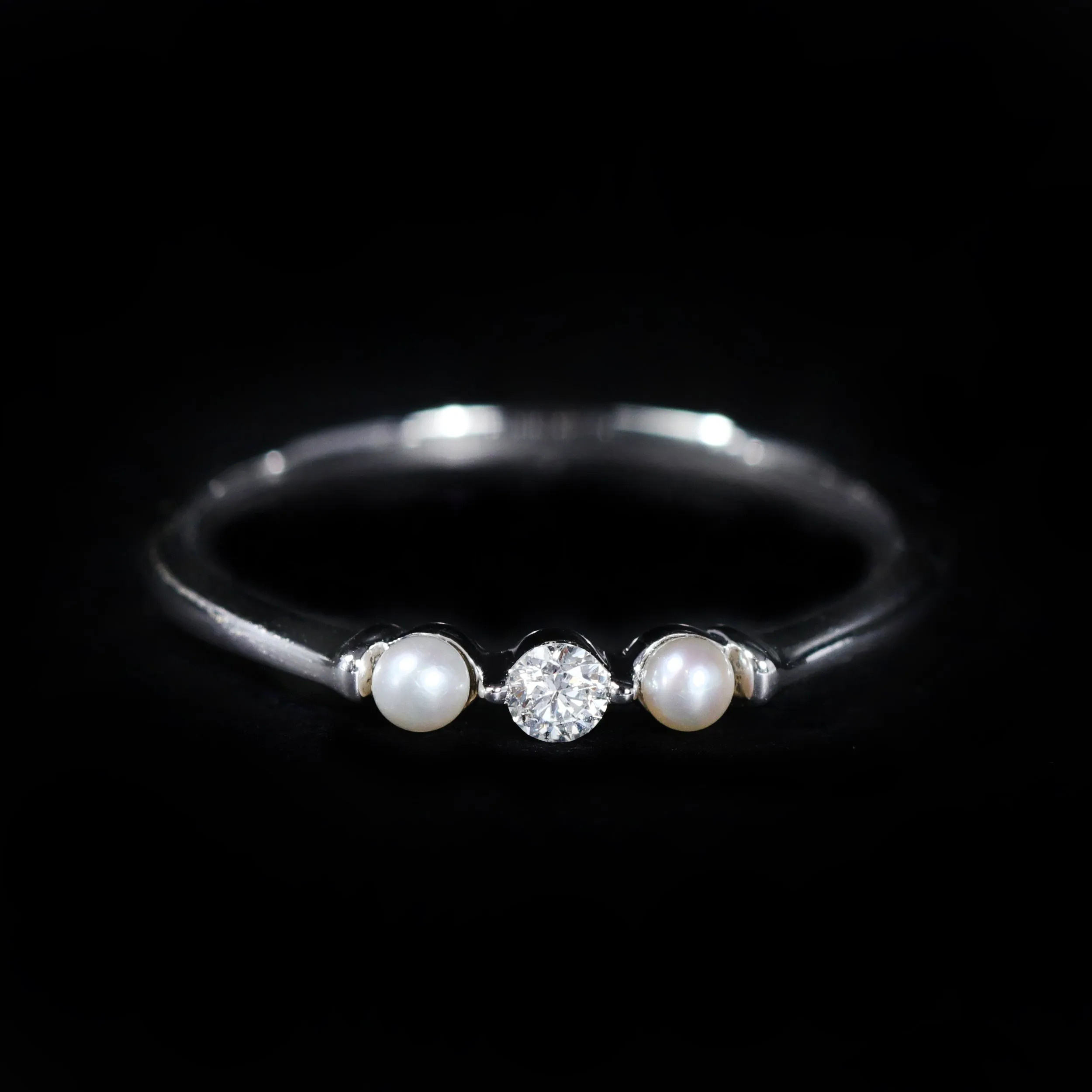 14K White Gold 0.07 Carat Diamond and Pearl Band