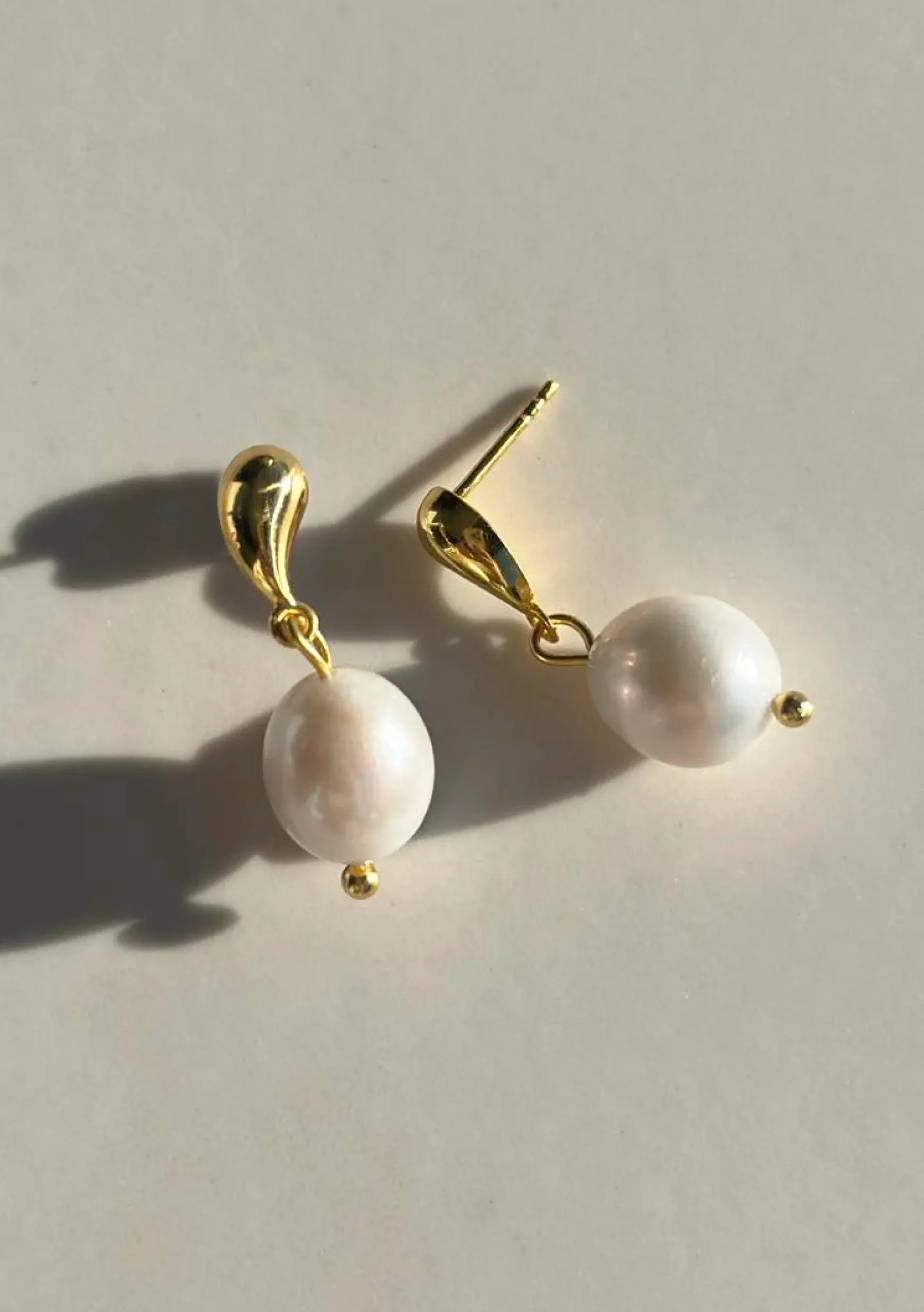 Lola Knight - Hailey - Pearl Drop Bridal Earrings - Gold