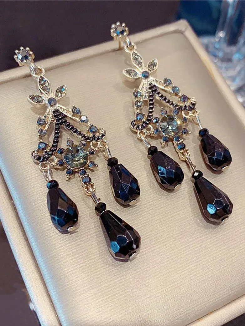 Vampire Queen‘s Diamond Earrings