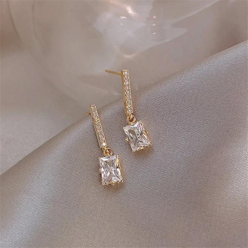 Wedding Jewelry Romantic Flower Stud Earrings for Women with Zircon in Gold Color