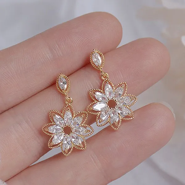 Wedding Jewelry Romantic Flower Stud Earrings for Women with Zircon in Gold Color