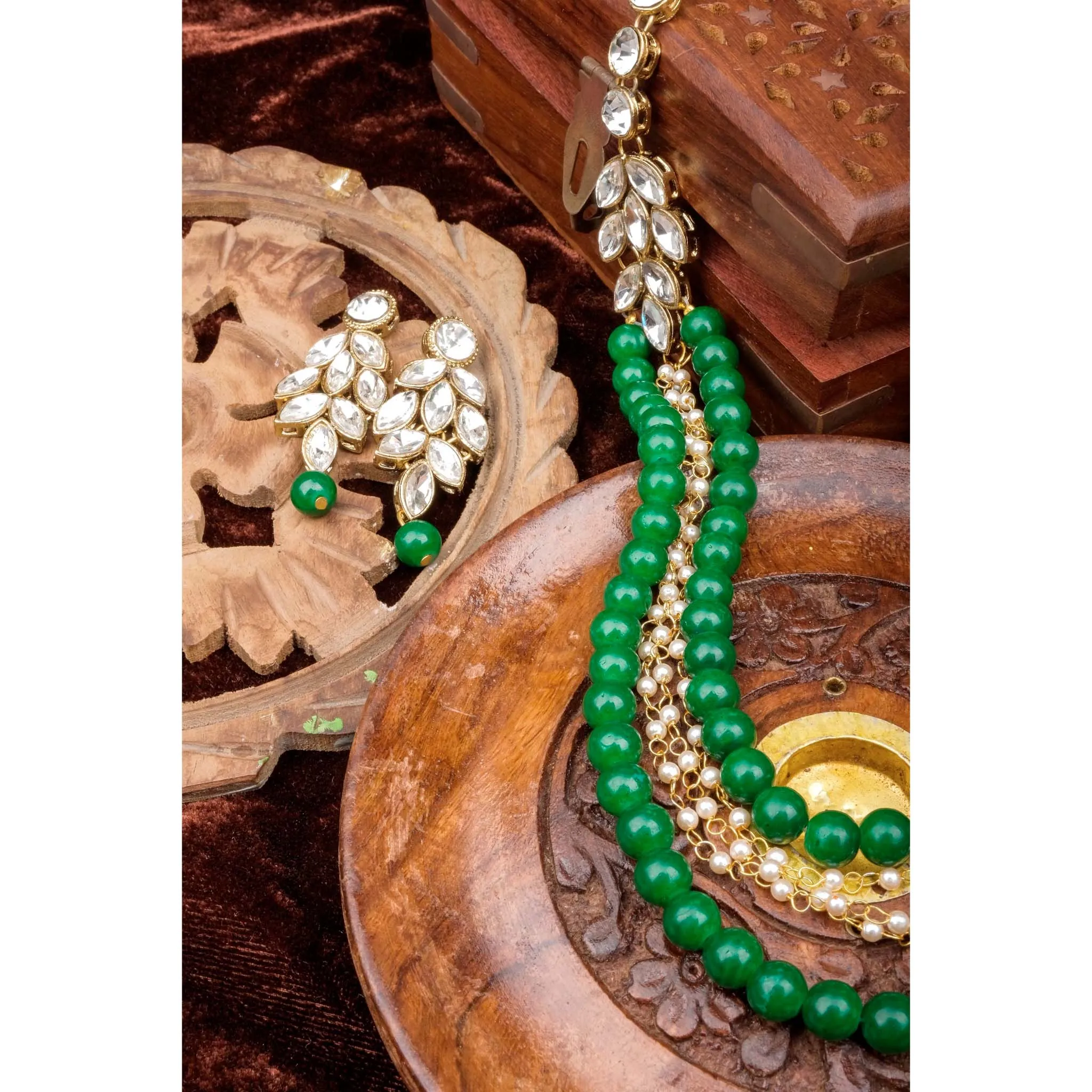 White and Green Pearl and American Dimond Necklace Alloy Jewel Set